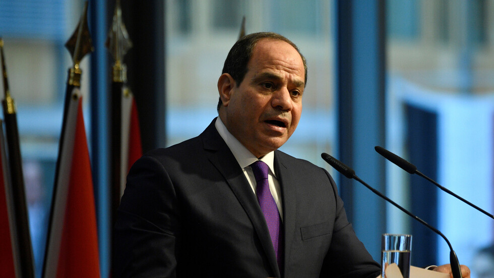 السيسي يكلف أجهزة الدولة بإنهاء أزمة المصريين المحتجزين في ليبيا