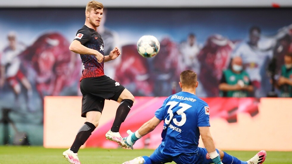 رسميا.. تشيلسي يعلن التعاقد مع هداف لايبزيغ