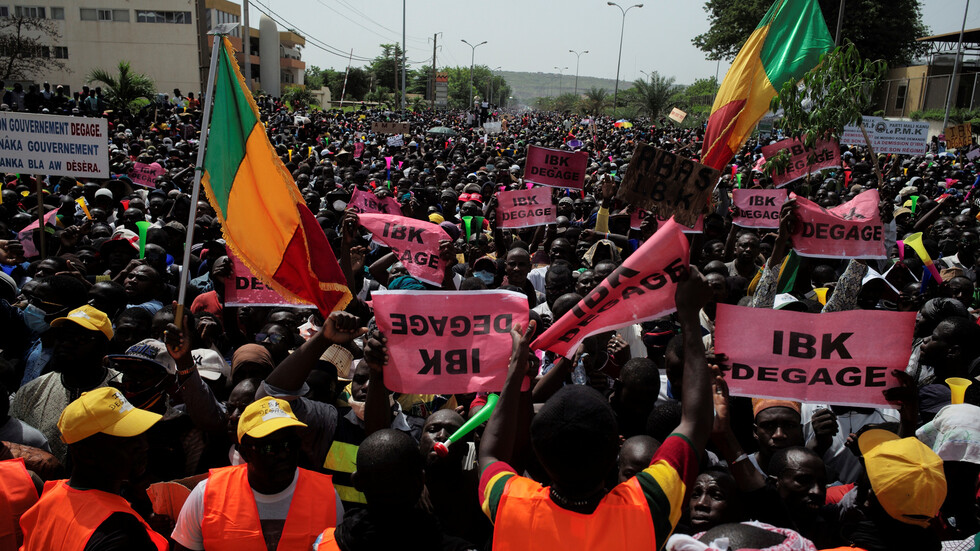مالي.. مظاهرات تطالب برحيل الرئيس