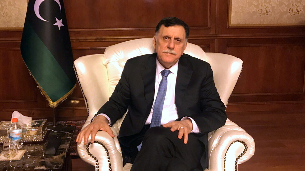 السراج يزور الجزائر اليوم ويلتقي تبون