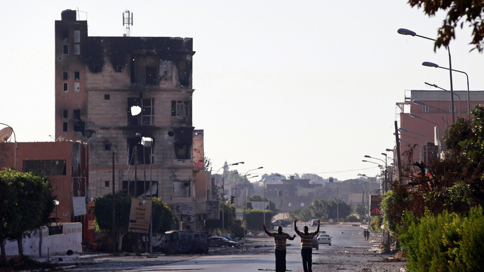 أنباء متضاربة عن اعتقال حكومة الوفاق 18 مصريا في صبراتة