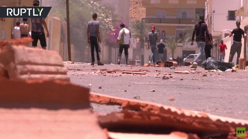 احتجاجات تتحول إلى فوضى في تطاوين