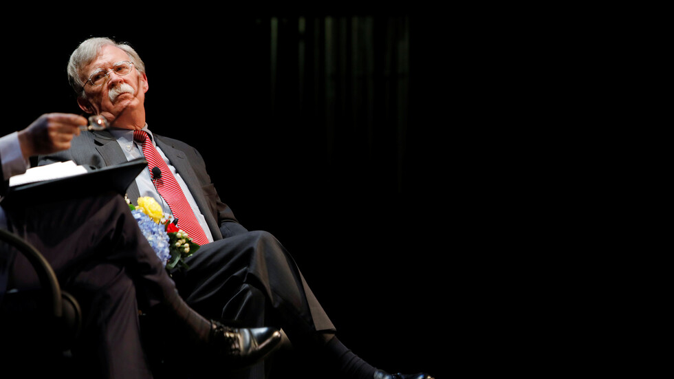 بولتون يواصل التشكيك في قدرات ترامب ويتهمه بتلقي المعلومات من الغرباء