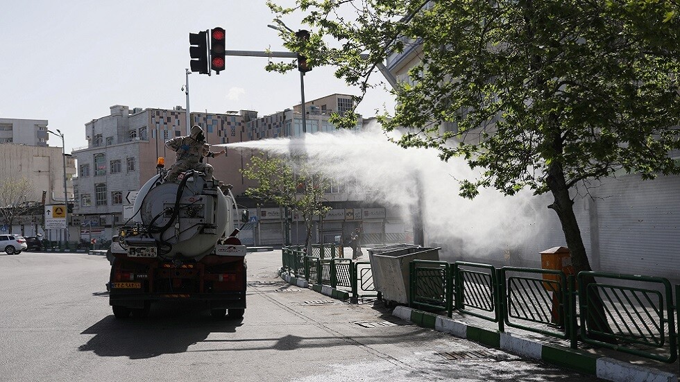 بعد امتلاء المشافي بمرضى كورونا.. محافظ مدينة إيرانية يعلن حالة الطوارئ