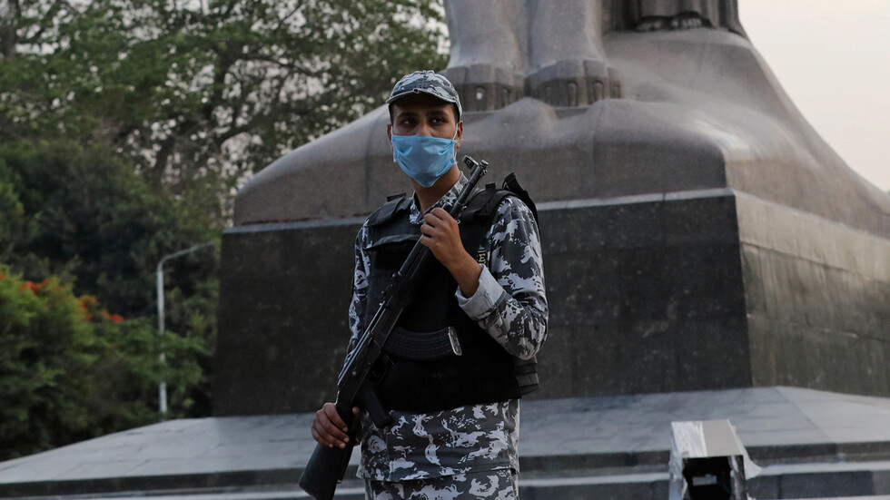 مصر.. طائرة ورقية تتسبب في مقتل رجل أمام زوجته وأطفاله