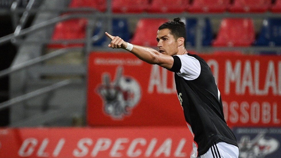 شاهد.. رونالدو يستعيد توازنه بعد إهداره ضربة جزاء في كأس إيطاليا