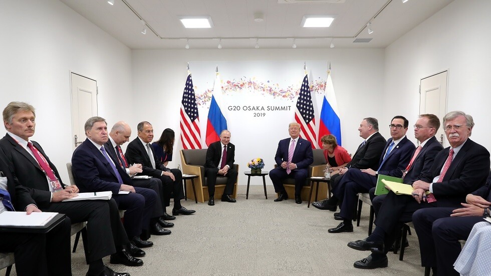 بولتون: ترامب تأخر عمدا خلال القمة الأولى مع بوتين