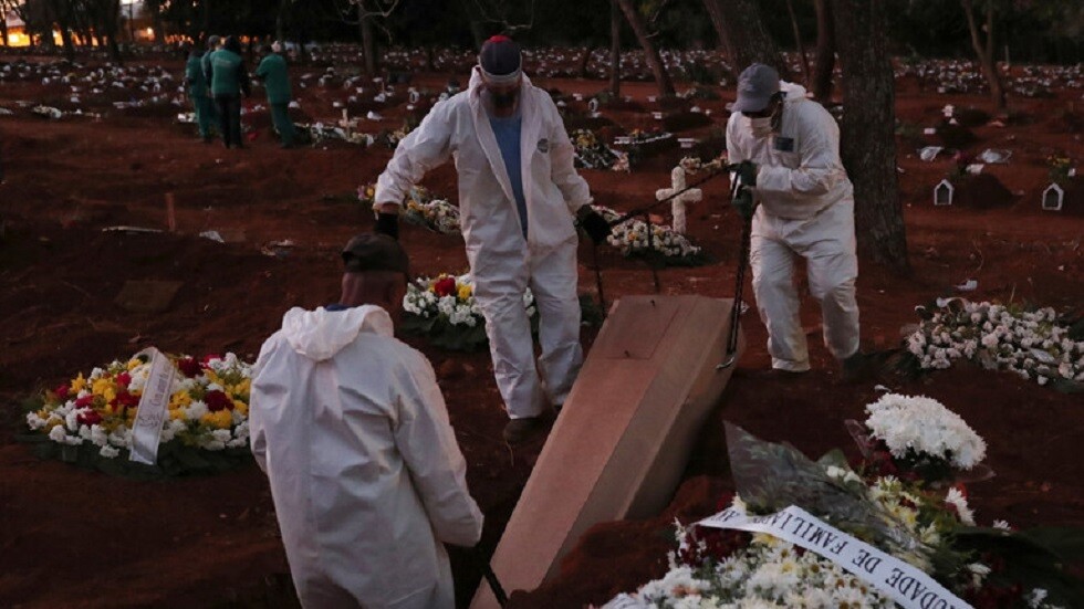 البرازيل تسجل قفزة كبيرة في أعداد الوفيات والإصابات اليومية بكورونا