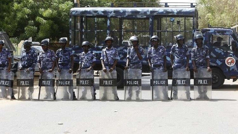 الشرطة السودانية تفرق تظاهرات في عطبرة بالغاز المسيل للدموع