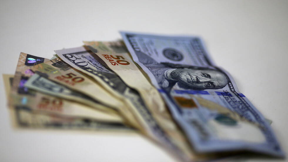 بكين تستعد للتخلي عن الدولار