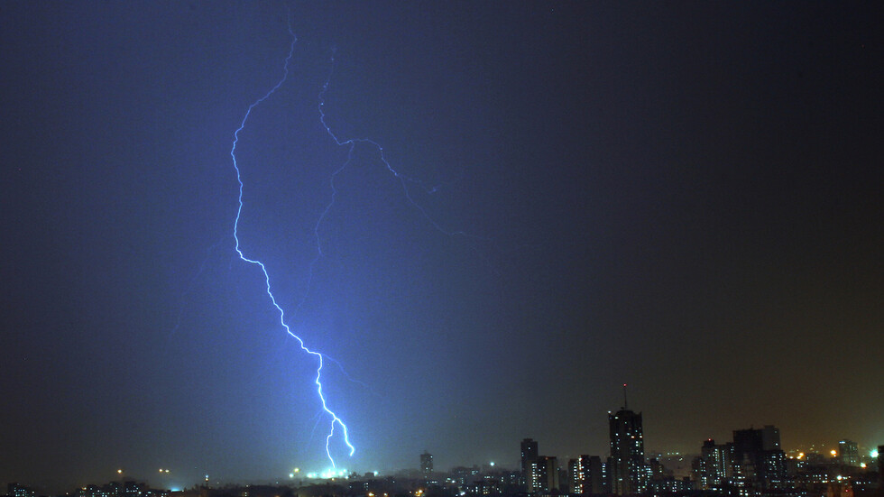 الصواعق تقتل 105 أشخاص خلال يومين في الهند