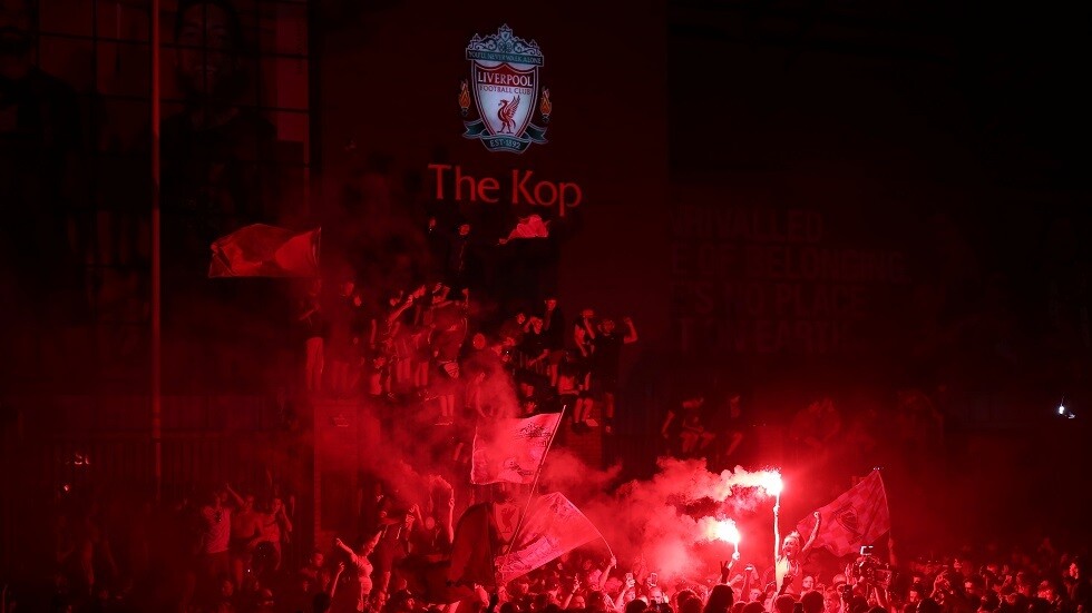 شاهد.. مدينة ليفربول تعيش ليلة 