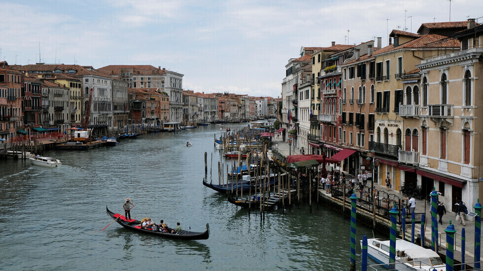 إيطاليا تسجل 30 وفاة و259 إصابة جديدة بفيروس كورونا مقابل 890 شفاء