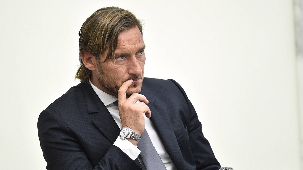 توتي "إمبراطور روما" يناشد محبيه البحث عن "ساعته الفاخرة" ويعد بمكافأة