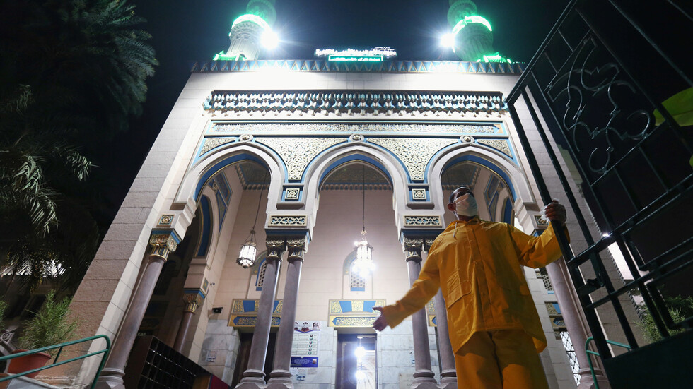 مصر.. الاستغناء عن صيغة في الأذان من أيام الحظر