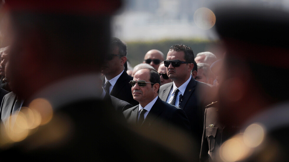 بعد كلام السيسي عن الخطوط الحمراء في ليبيا.. البحرين ترد بشدة على محاولات "تهميش ثقل مصر الأمني"