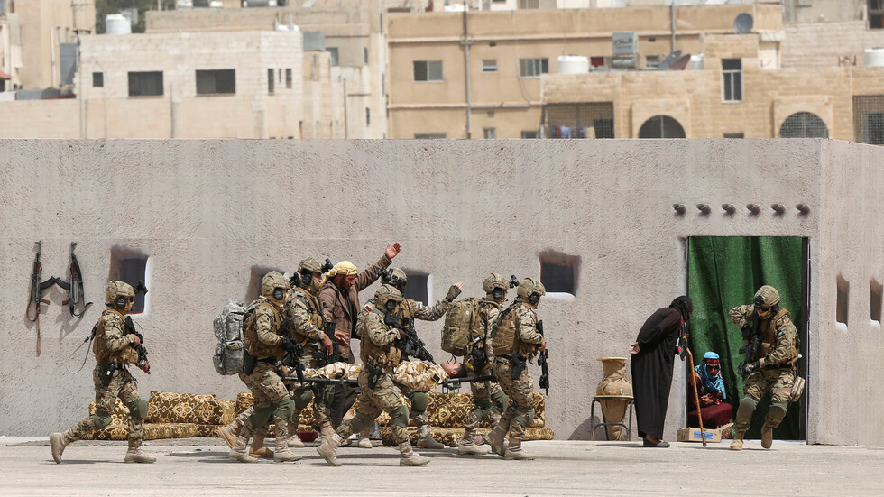 الأردن يكشف عن إحباط هجوم كان يستهدف كنيسة ومحلا تجاريا