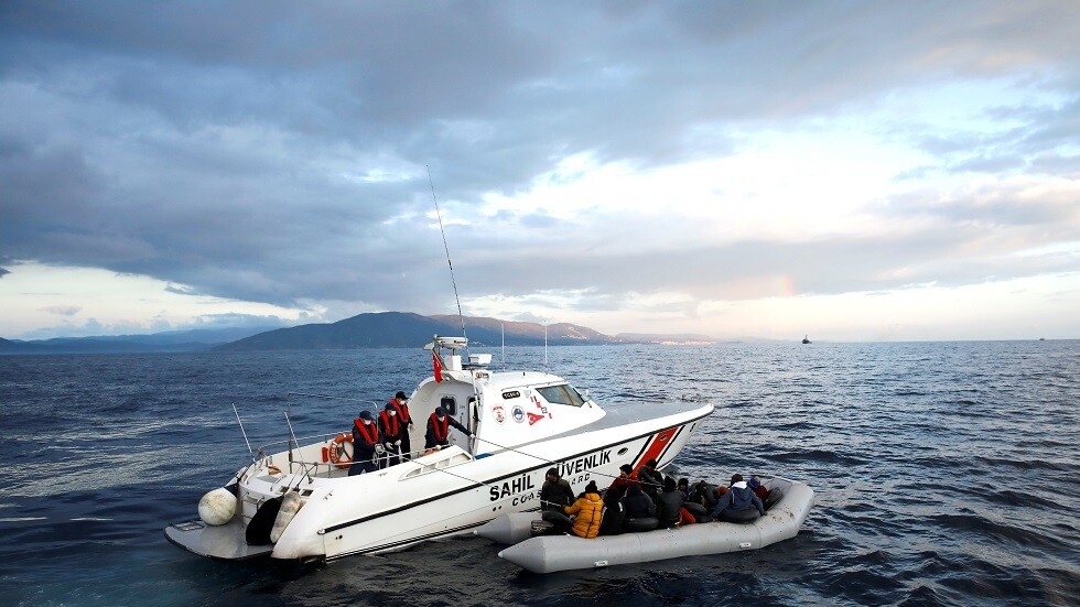 حرس السواحل التركي ينقذ 35 مهاجرا من الغرق
