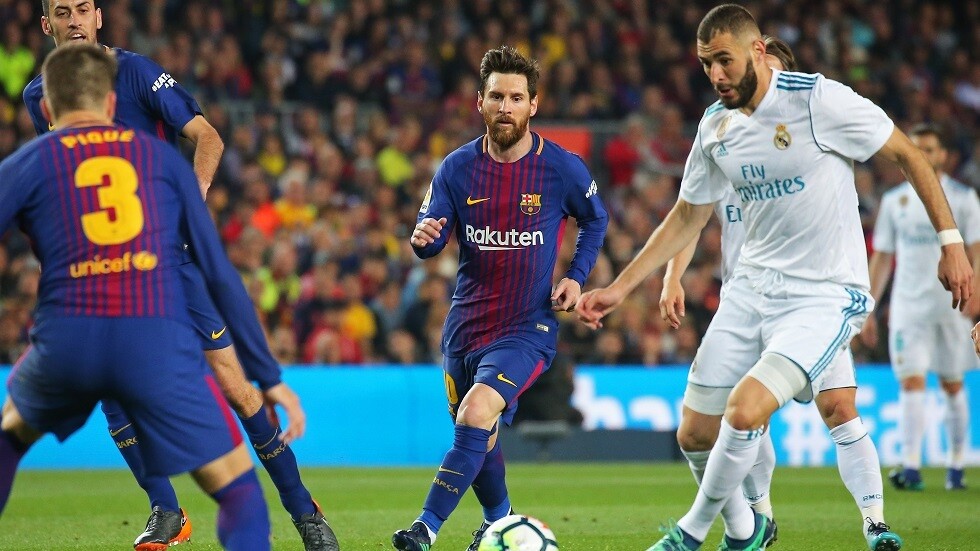 بنزيما يخلف ثنائي برشلونة بقائمة الأهداف