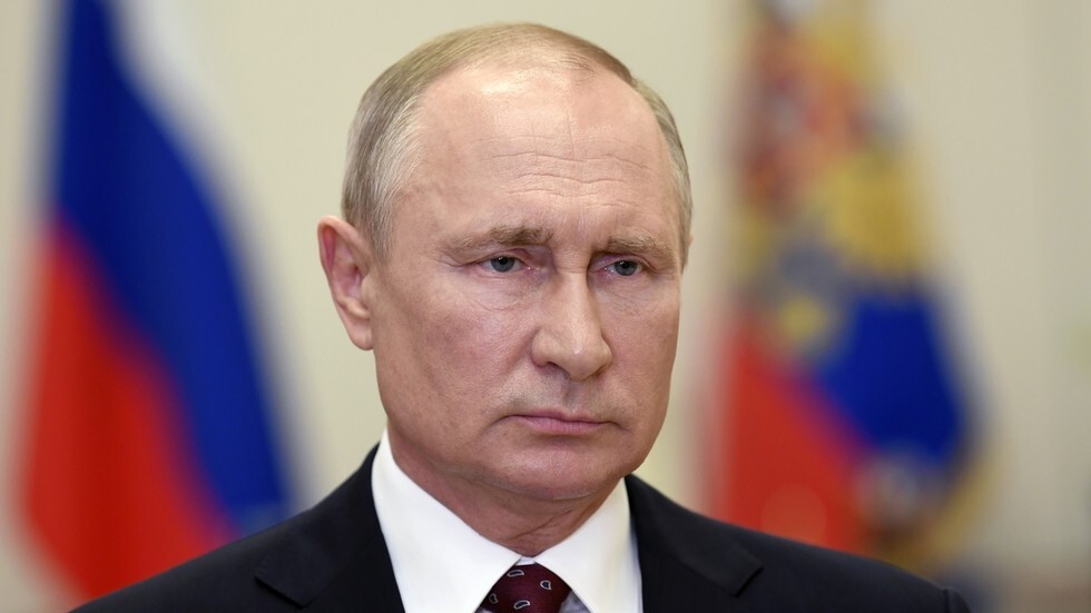 بوتين يوجه الحكومة بتوسيع قائمة القطاعات الاقتصادية المتضررة من كورونا