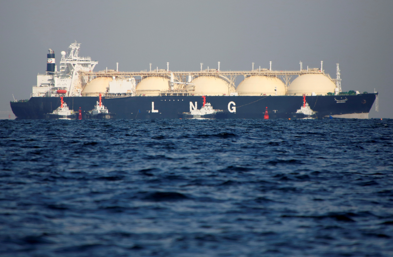 قطر تبني أسطولا ضخما من ناقلات الغاز