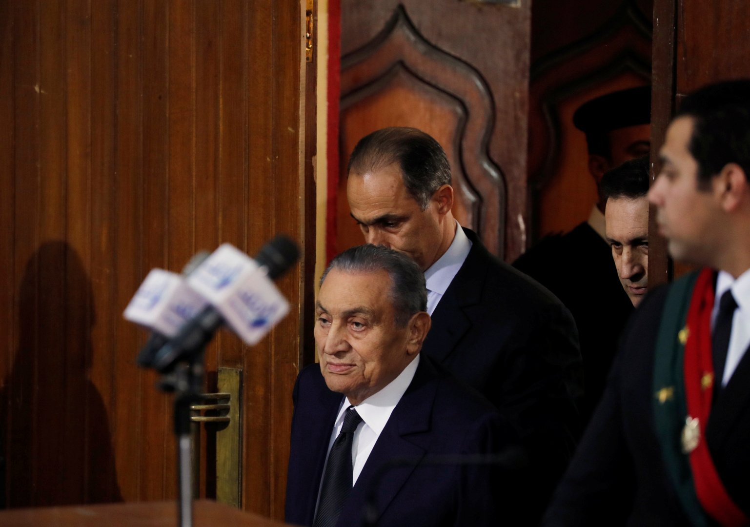 مصر.. علاء مبارك يعلق على مظاهرات أمريكا ويربطها بوالده الراحل