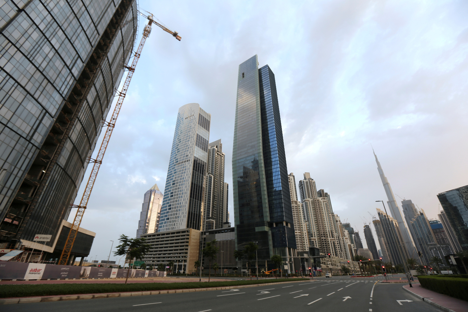 حكومة دبي تعلن فتح مراكز التسوق والشركات والمؤسسات الخاصة