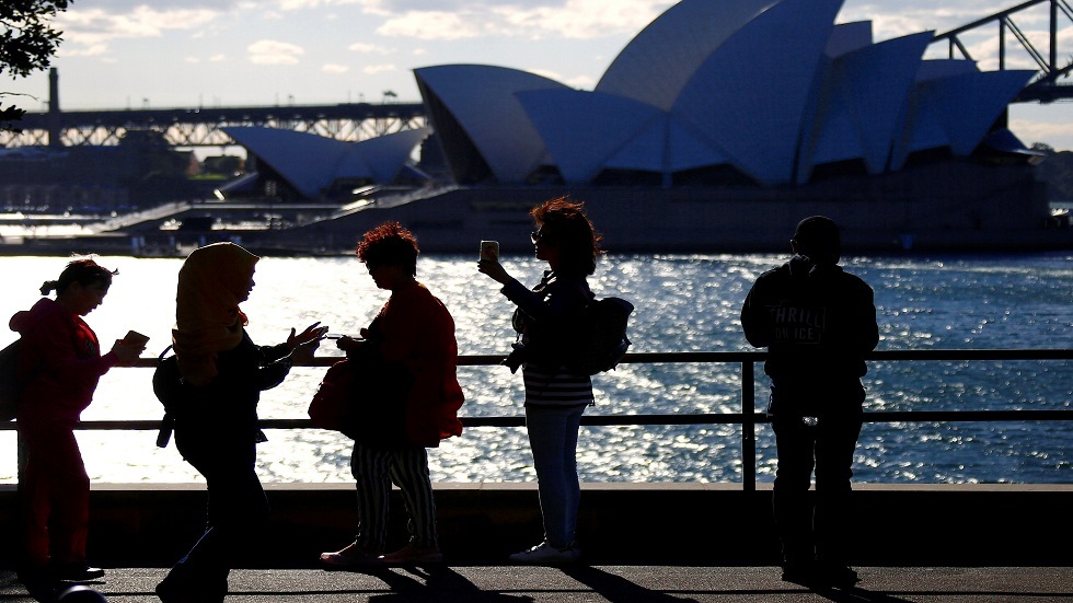 الصين توصي مواطنيها بتجنب السفر إلى أستراليا بسبب التمييز