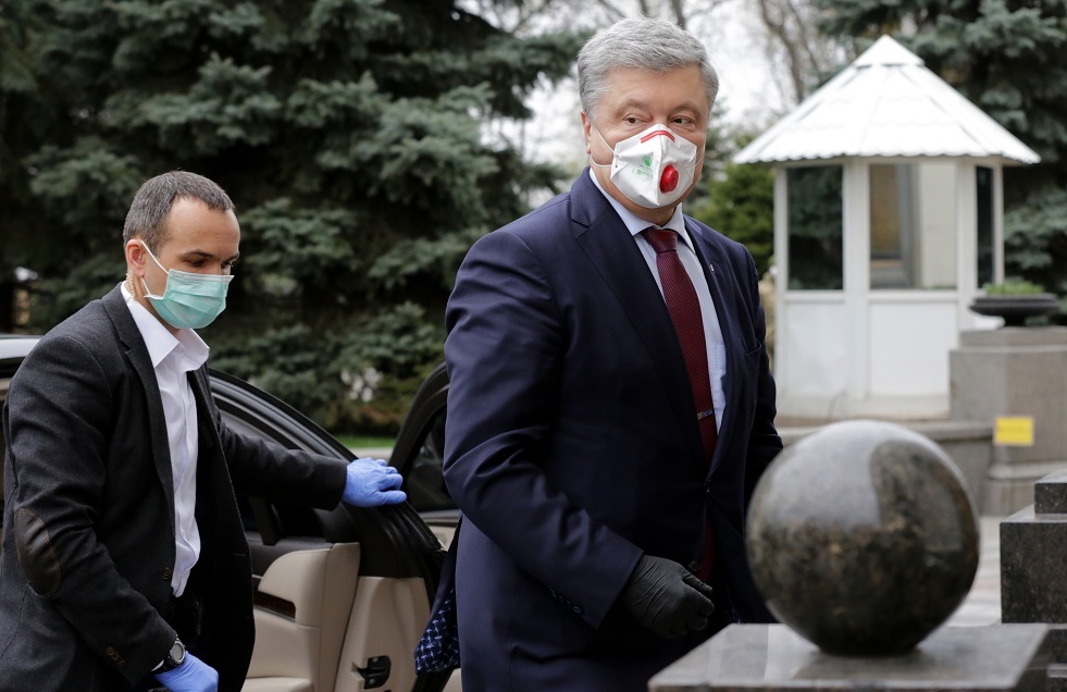 فتح قضية جنائية ضد بوروشينكو في أوكرانيا