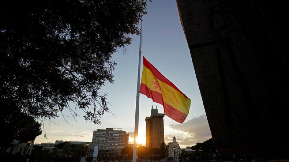 إسبانيا.. وزير الصحة يكشف عن أول منطقة في البلاد تنهي إجراءات العزل العام
