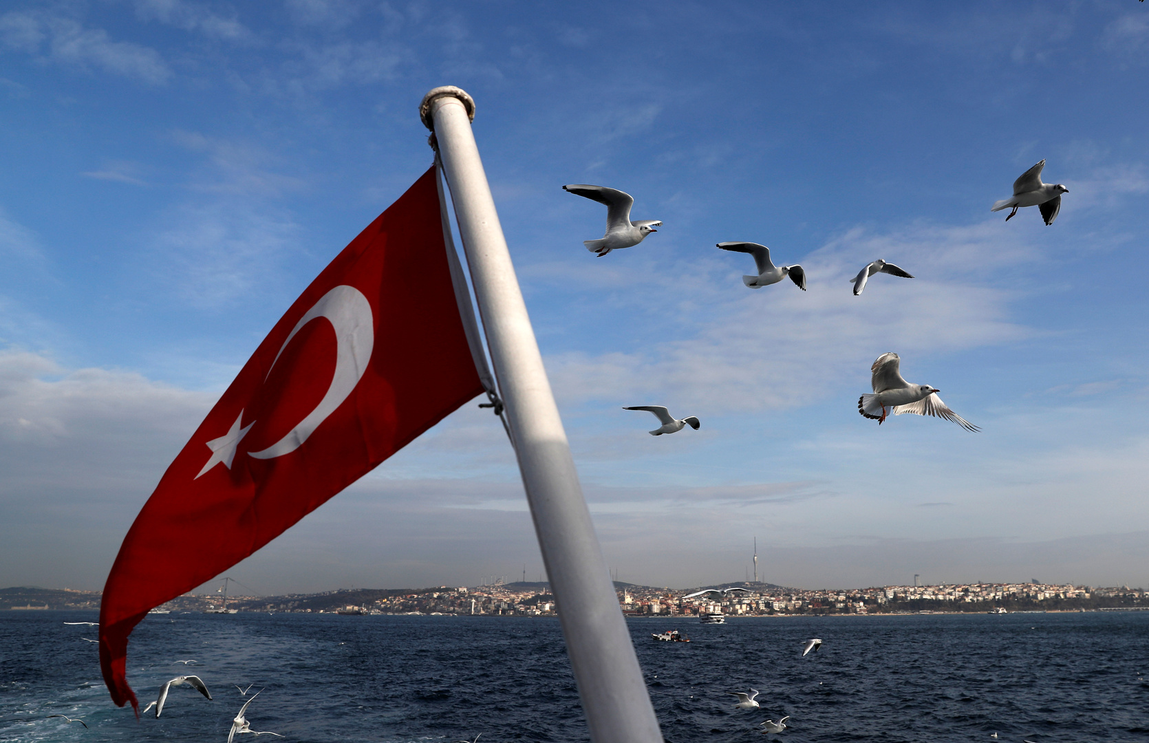 تركيا تجري مناورات بحرية-جوية في المتوسط