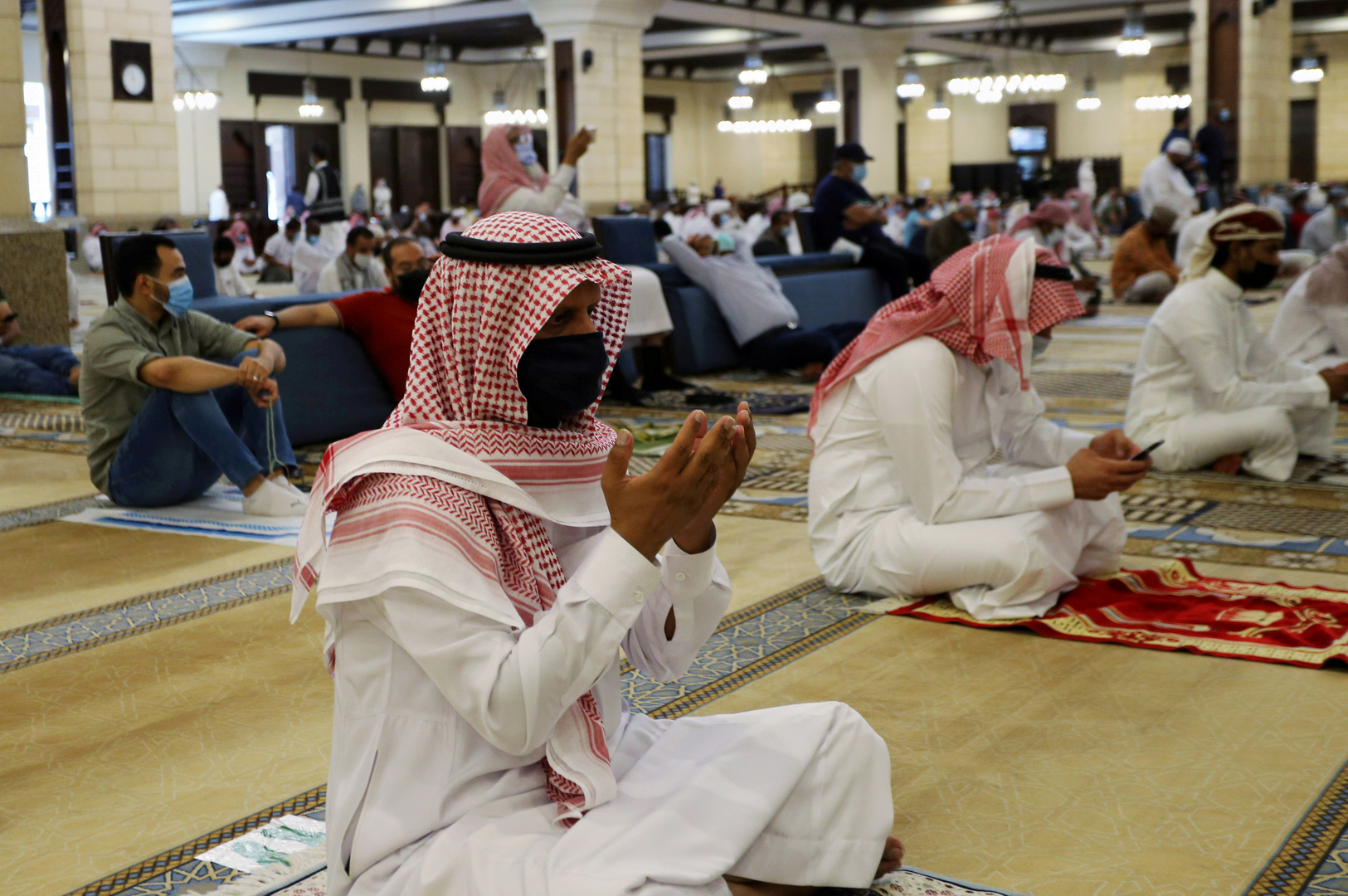 السعودية تسجل ارتفاعا غير مسبوق في الوفيات والإصابات بكورونا