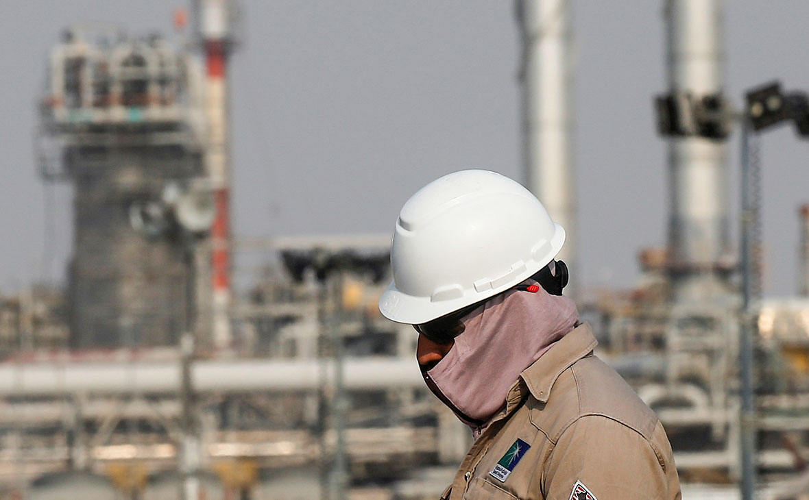 وكالة: صادرات النفط السعودي إلى الولايات المتحدة قد تسجل أدنى مستوى لها منذ 35 عاما