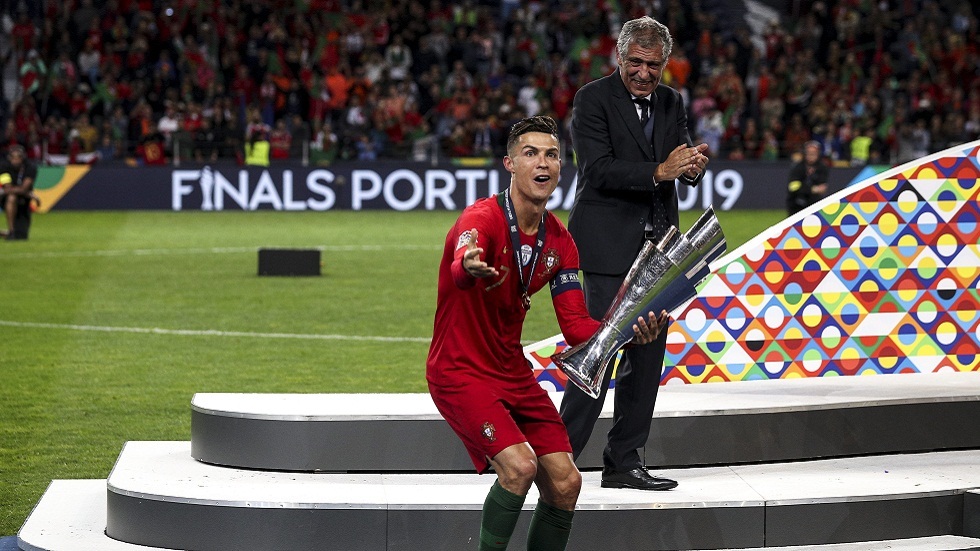 تمديد عقد صانع أمجاد المنتخب البرتغالي لغاية 2024