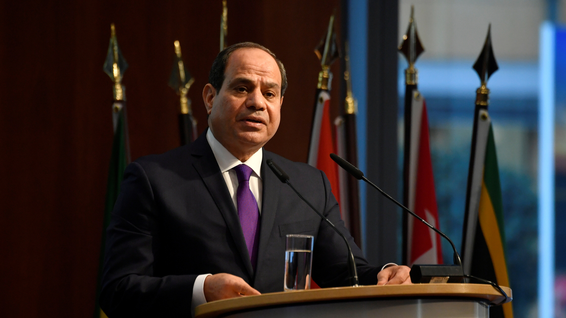 السيسي يطالب القوات الجوية بالاستعداد لتنفيذ مهام خارج مصر