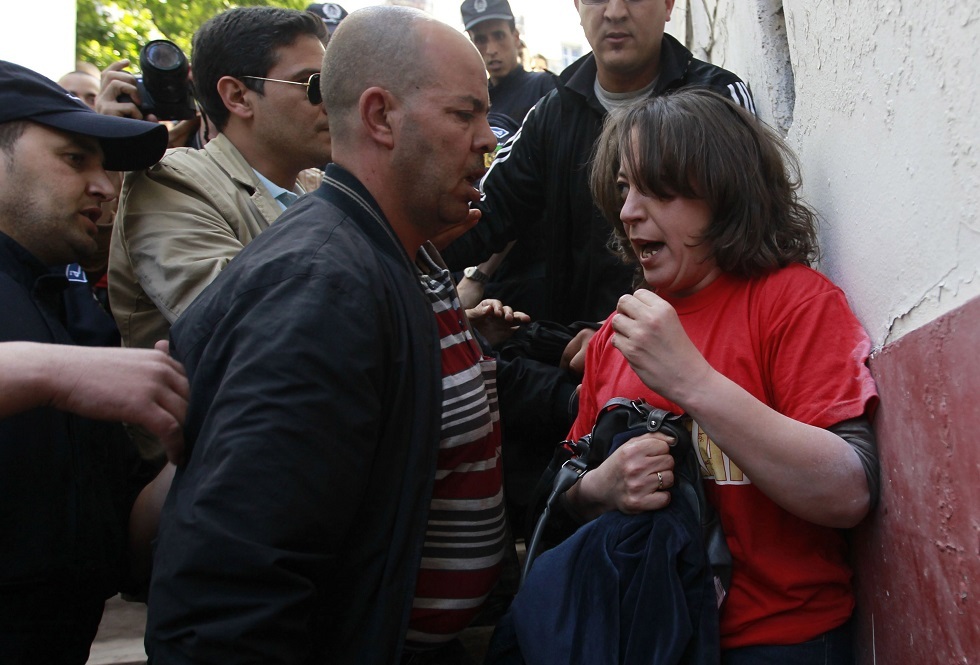 الجزائر.. الحكم بسجن الناشطة المعارضة أميرة بوراوي