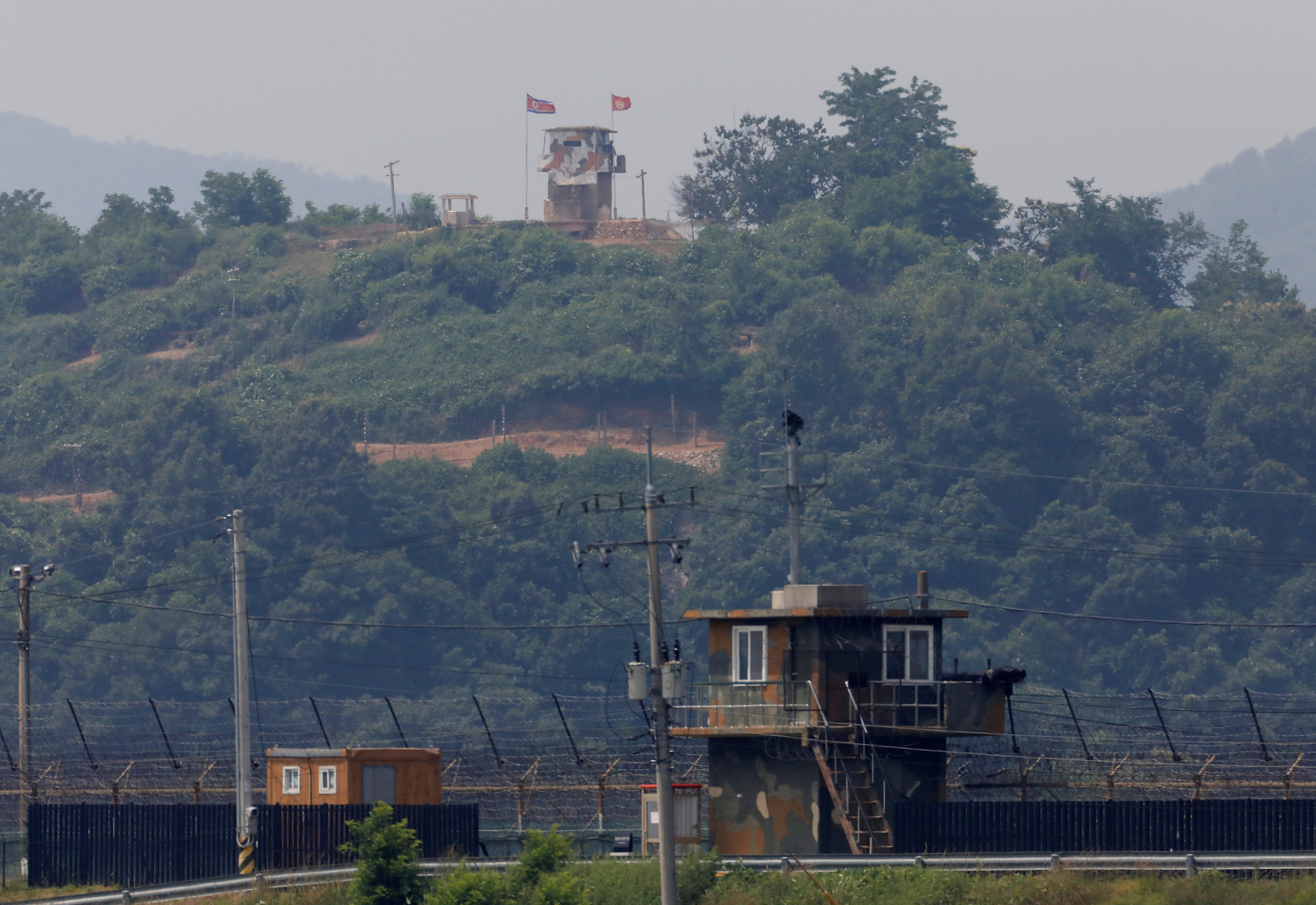 كوريا الشمالية تركب مكبرات للصوت في مناطق حدودية