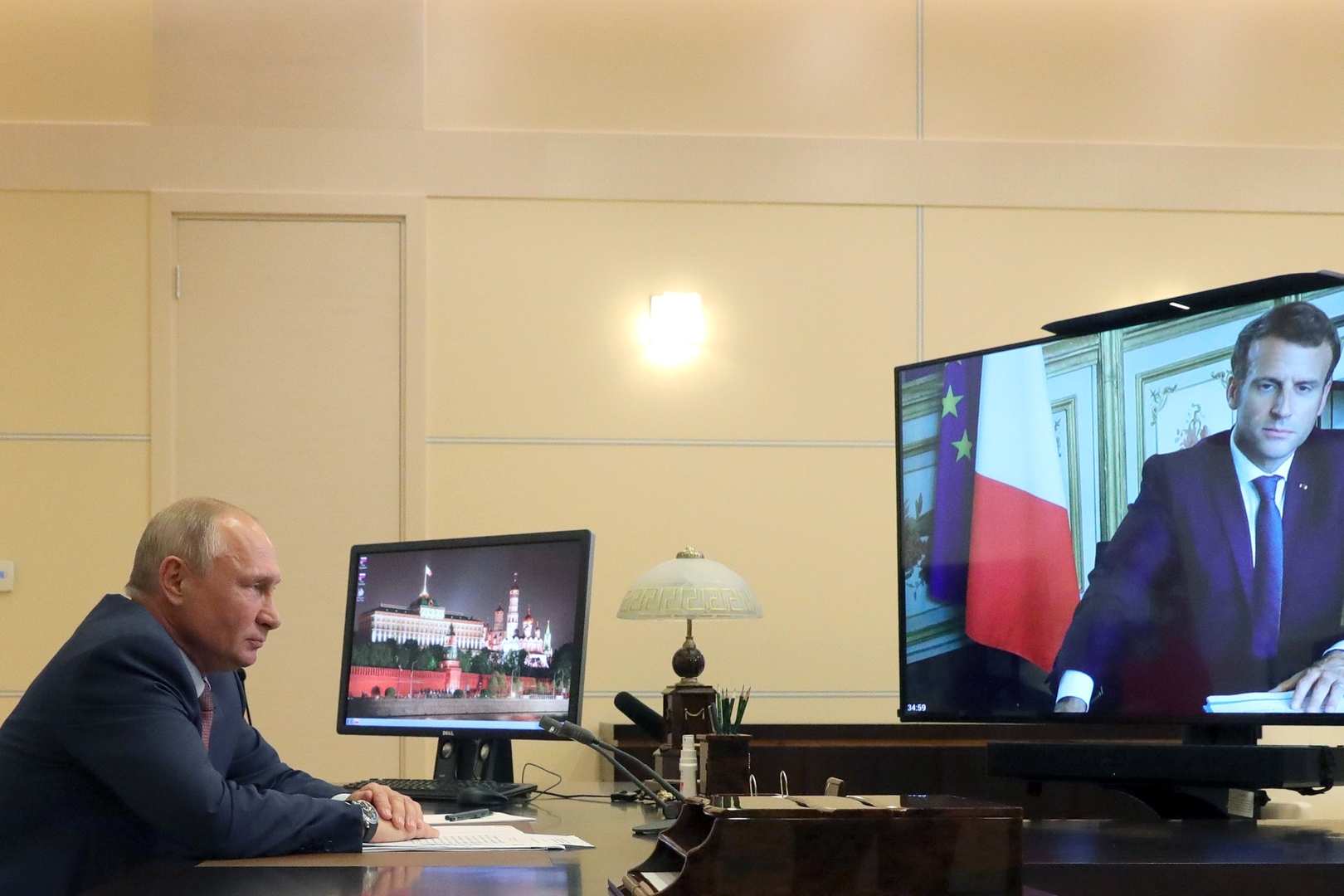 بوتين لماكرون في مستهل اجتماع افتراضي: سنبحث ليبيا وأعرف أنها تقلقك