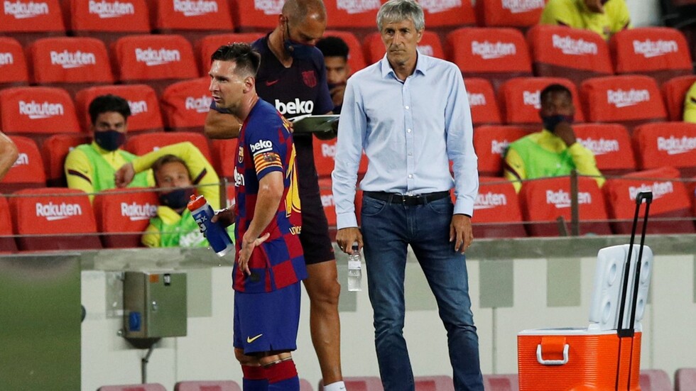 مدرب برشلونة يكسر صمته ويكشف موقفه من الرحيل عن البرسا