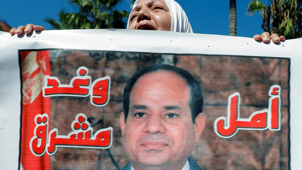 قرار رسمي من السيسي بزيادة المعاشات