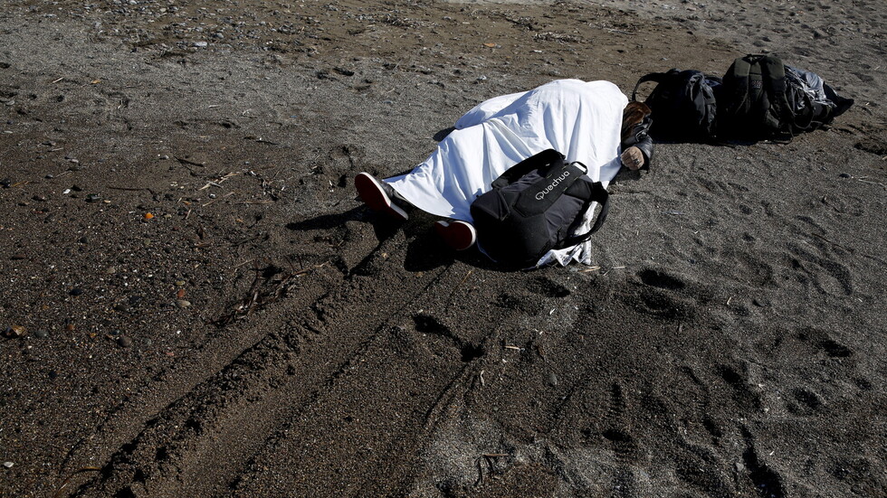 تركيا.. انتشال 6 جثث بعد غرق قارب يقل عشرات المهاجرين