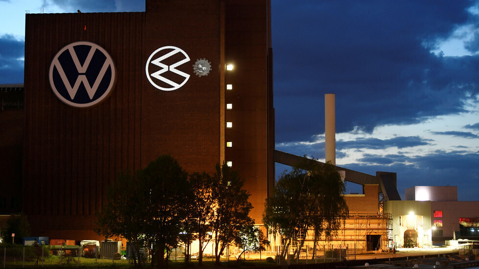 "فولكسفاغن" ‬تقرر عدم بناء مصنع في تركيا