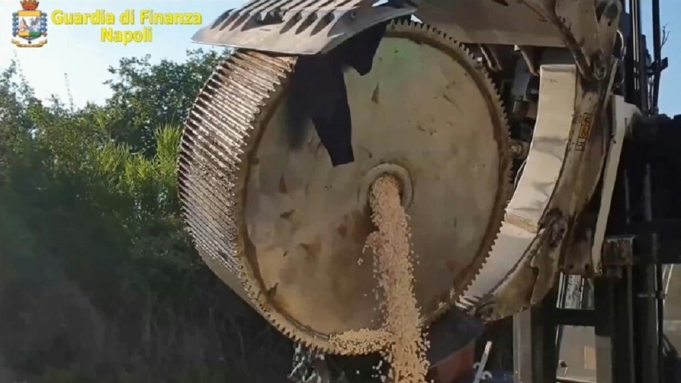 إيطاليا تصادر 14 طنا من مخدرات الأمفيتامين مصدرها 