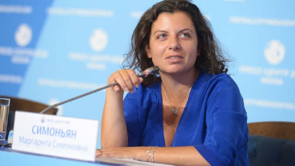 سيمونيان تعلق على حظر RT في لاتفيا