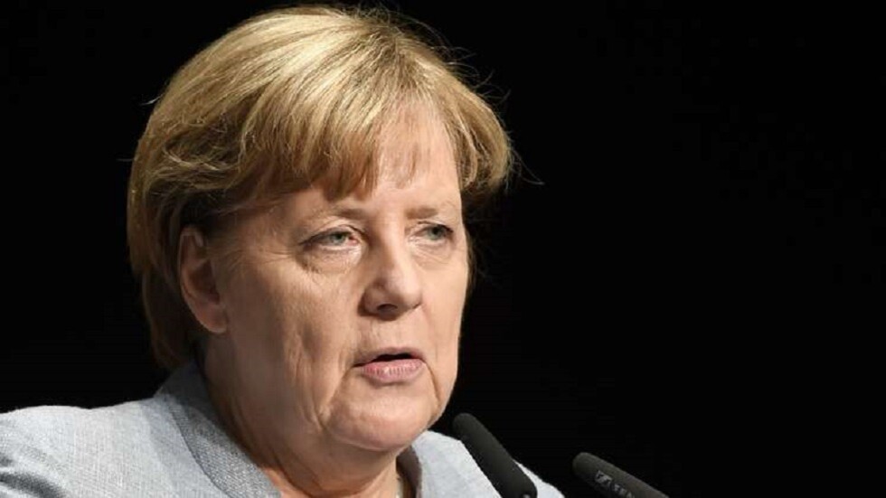 كيف تحمي ميركل نفسها من كورونا؟