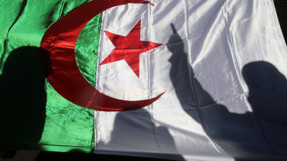 الجزائر: فرنسا تضع عراقيل أمام مطالبتنا باستعادة أرشيفنا