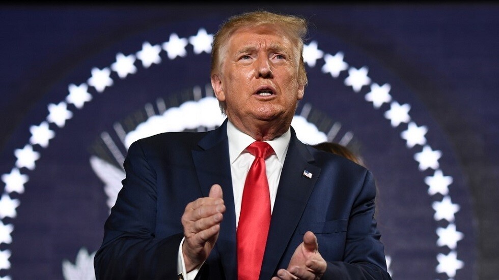 "بلومبيرغ": قرار فرض العقوبات على الصين ينتظر توقيع ترامب