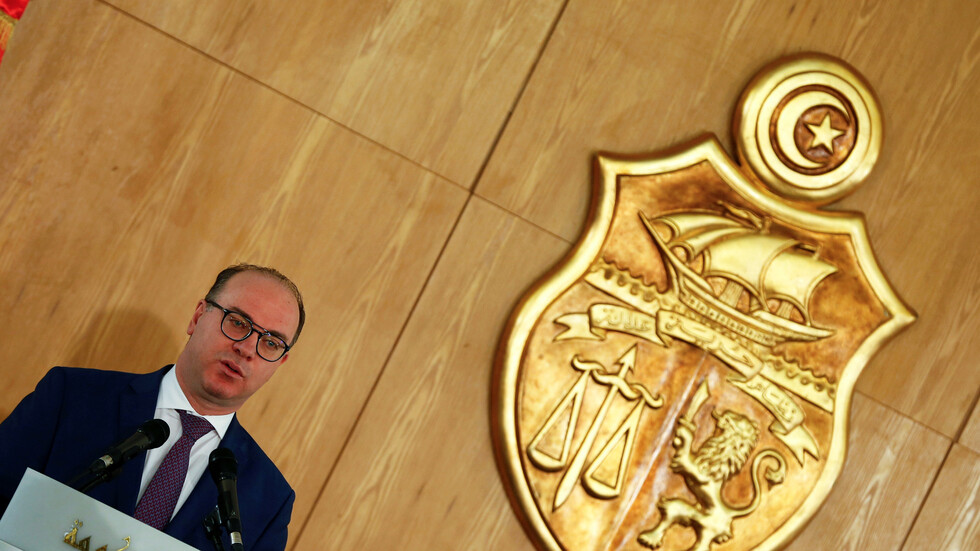 تونس.. لجنة تحقيق برلمانية تدرس تعليق رئاسة الفخفاخ