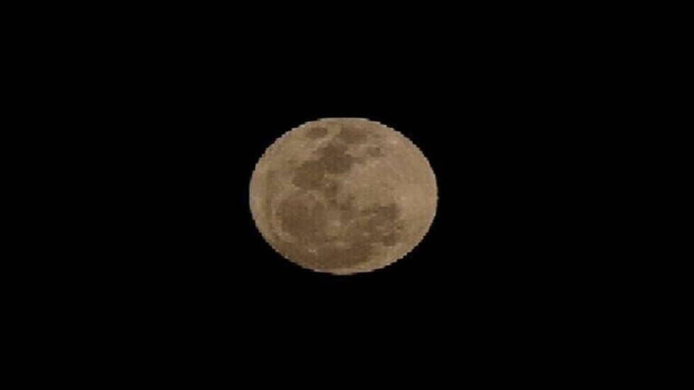 كيف تكون الحماية من الإشعاع على القمر والمريخ؟