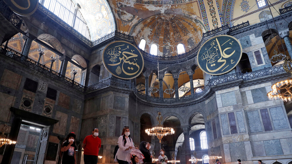 تركيا تحسم غدا مسألة تحويل متحف "آيا صوفيا" إلى مسجد